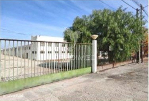 Instalação Industrial de Grande Dimensão na Zona Industrial de Torr...