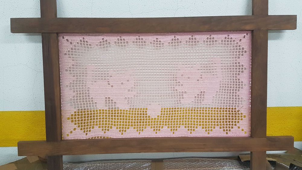 Quadro Artesanel em renda (croché) moldura em madeira