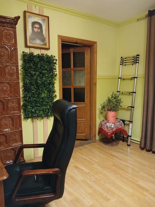 Продам будинок в Почаєві. Можливий обмін на Київ чи Львів.