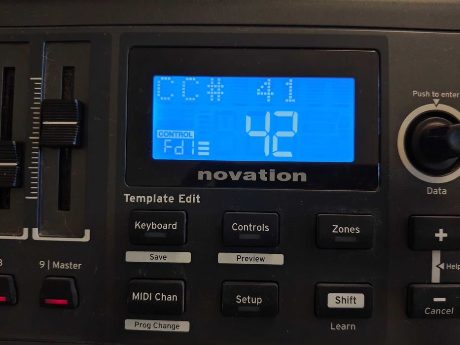 Комплект MIDI клавіатура Novation Impulse 61 + якісна сумка та стійка