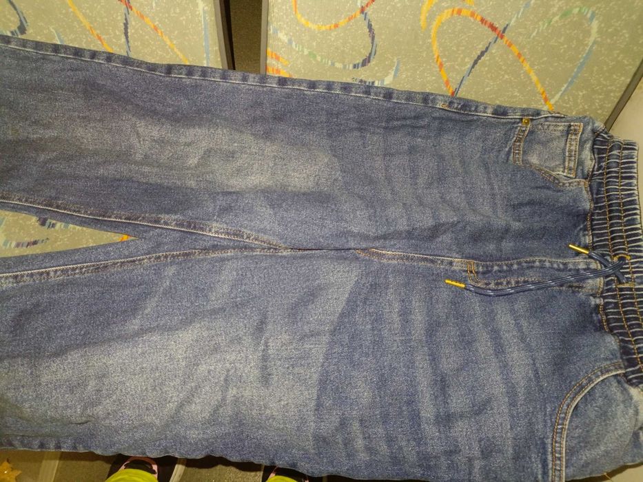 Reserved: niebieskie jeansy 170cm