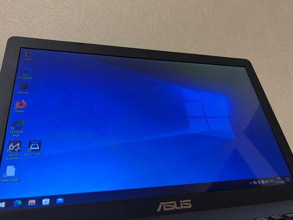 Asus X550L intel core i5-4200U 4Gb HDD700Gb АРТЕФАКТИ на ЕКРАНІ