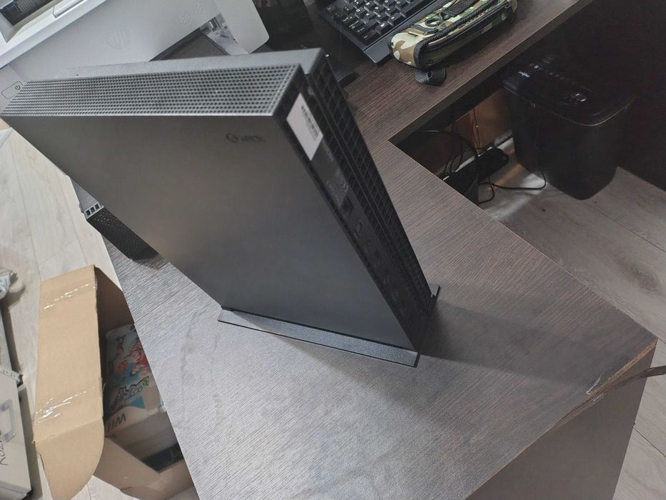 Konsola Xbox One X 1 TB czarny