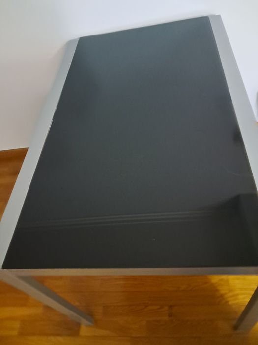 Conjunto mesa e 4 cadeiras