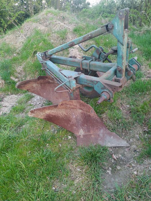 Pług 2 skibowy,kultywator,brony ,kosisrkado sprzedania