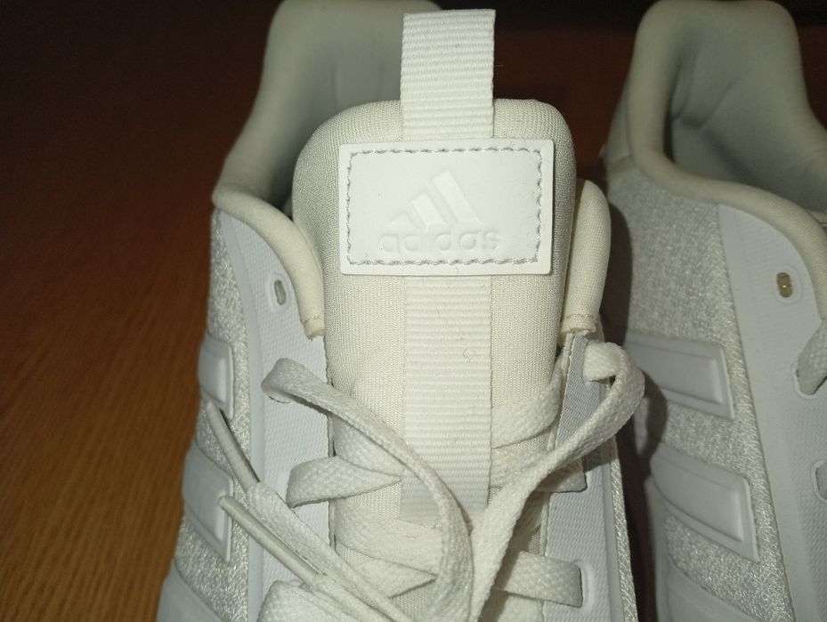 Продам кросівки Adidas 41 розмір