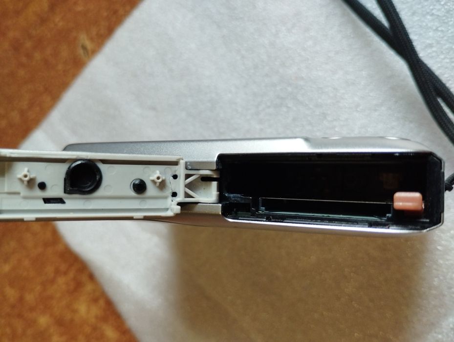 Фотоаппарат Canon IXUS 100 is