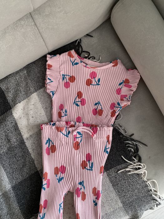 неймовірний костюм zara , футболка + лосини