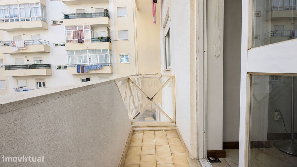 Apartamento T2 em Setúbal | Varanda, Elevador e Arrecadação