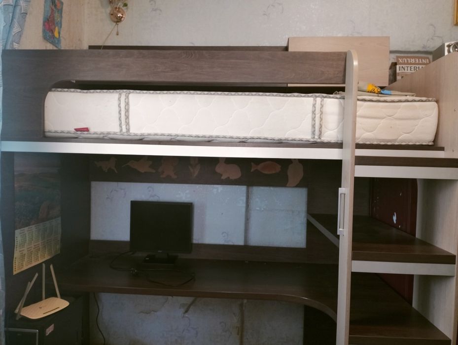 Дитяча стінка з ліжком