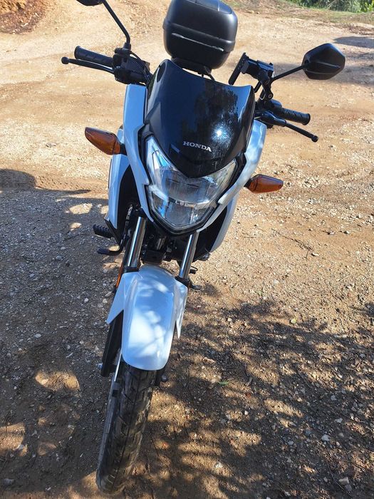 Honda CBF125 de 2023 – Como Nova | 10.700km | Sempre em Garagem