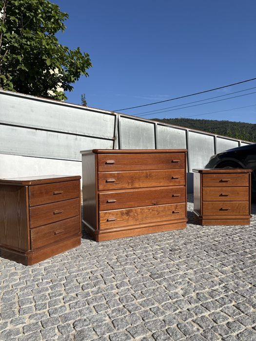 Conjunto cómoda e mesas de cabeceira