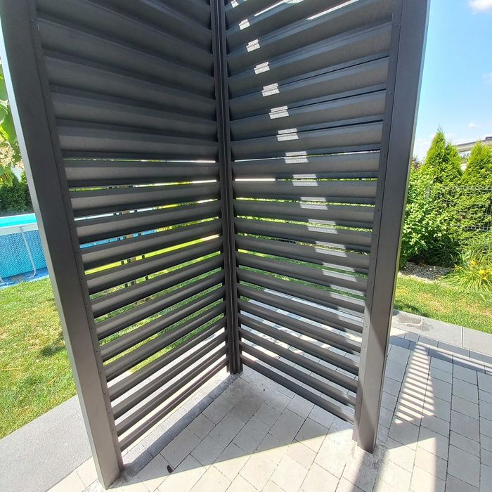 Daszek nad drzwi ,nad pompa ciepła  LAMELE  ,