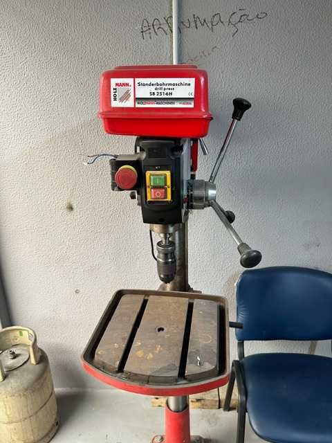 Engenho de Furar Holzmann SB 3116RHN 220v (Excelente Estado)