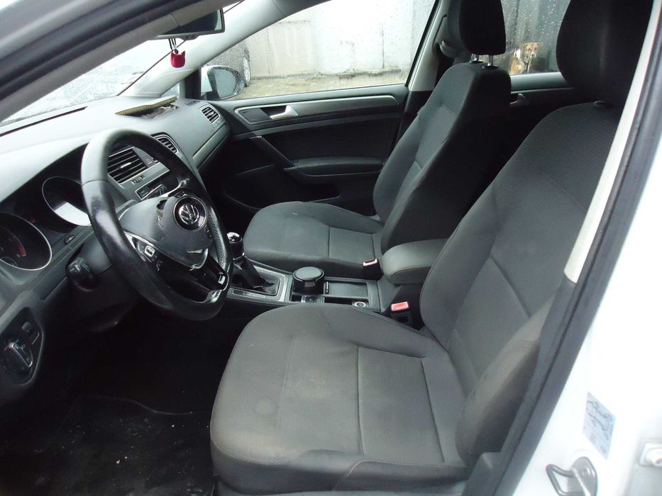Volkswagen Golf VII 1.6 Tdi de 2013 sinistrado