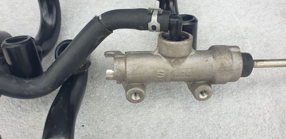 Підніжки  задні Suzuki V-Strom 650