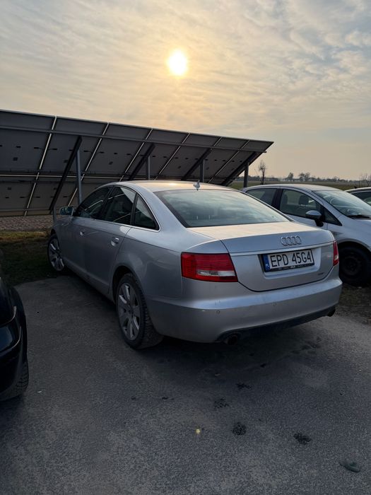 Samochód audi a6c6