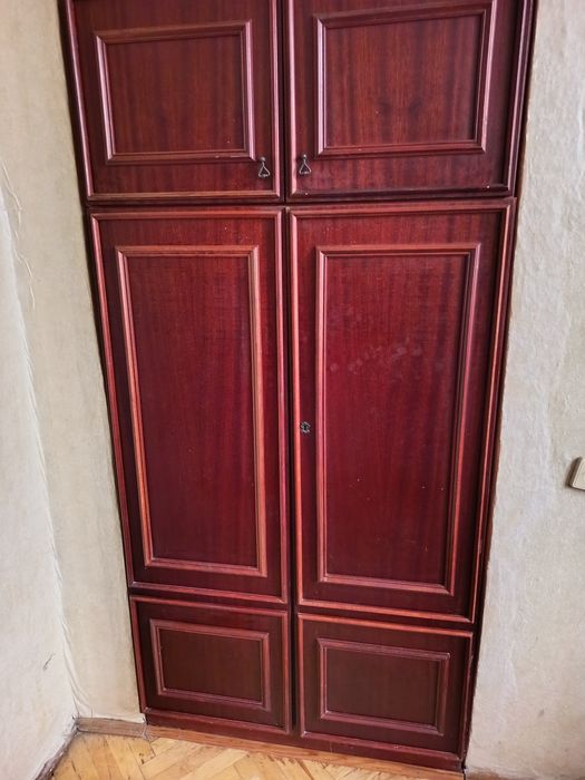 Віддам шафу, самовивіз.