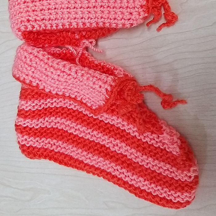 Botinhas em lã para aquecer os pés.