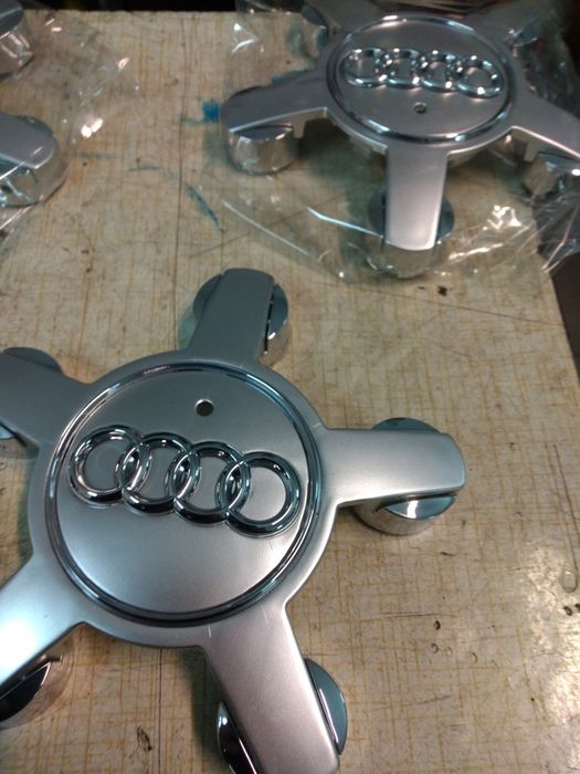 Zaślepki pajączki, dekielki, kapsle felg alu 5x112  Audi.