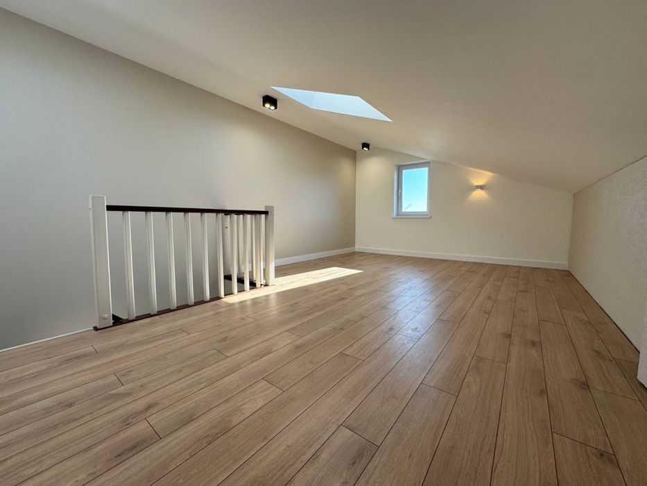 Продам котедж з ремонтом р-н Райський сад