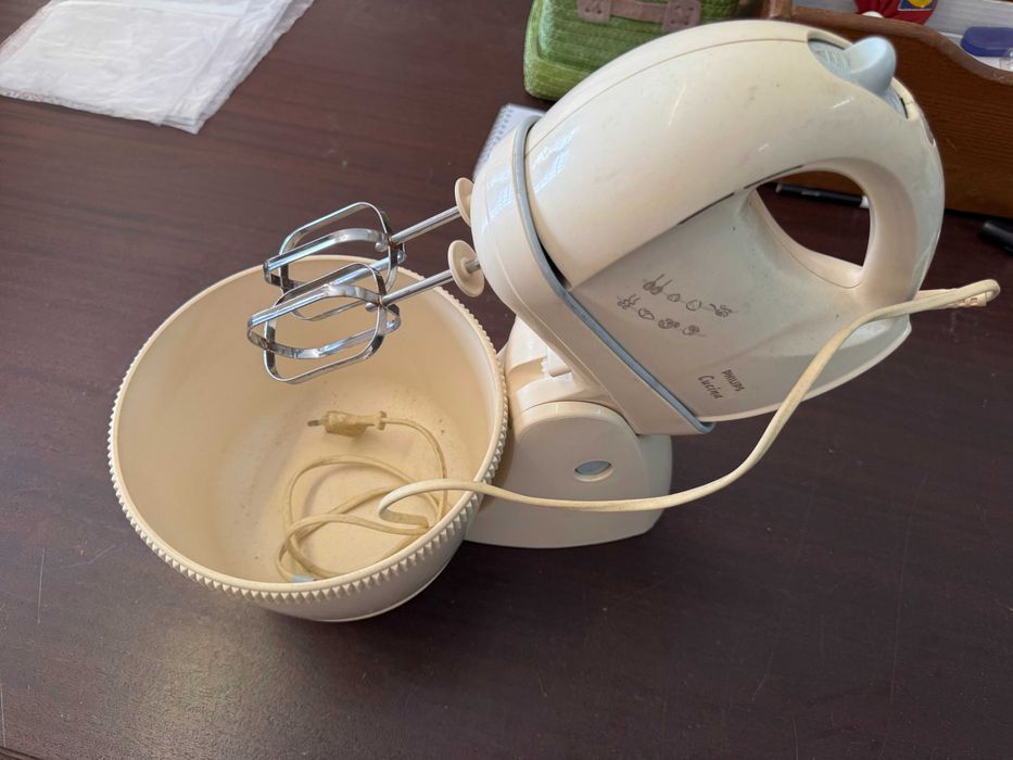 Batedeira com Taça Rotativa Philips Cucina – Como Nova