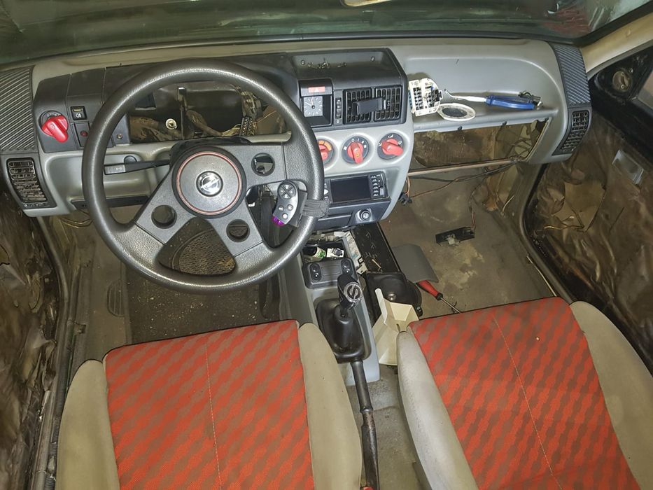 Opel corsa 1.4 Joy para venda falta pintura documentos em dia