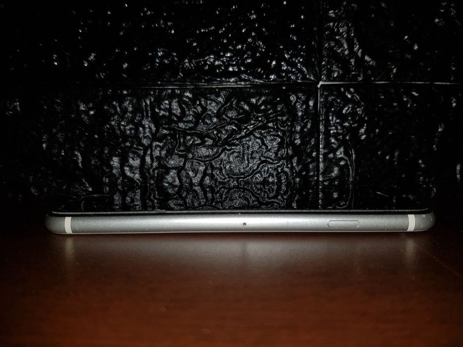 Iphone SE 128g de 2022 como novo