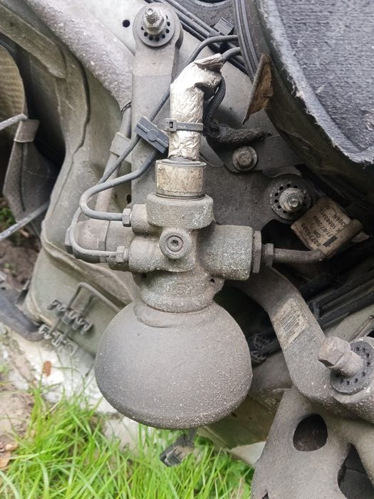 Rozdzielacz zawór zawieszenia hydraulicznego przód Citroen C5
