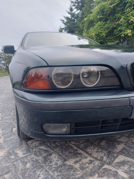 BMW 5-series e39 528i
