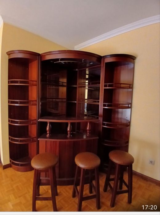 Movel bar de canto  com 3 bancos