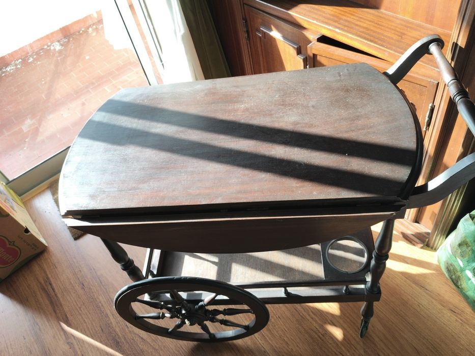 Carrinho de cha. Antigo