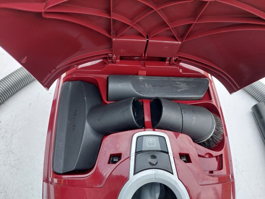 Odkurzacz miele c3 score red