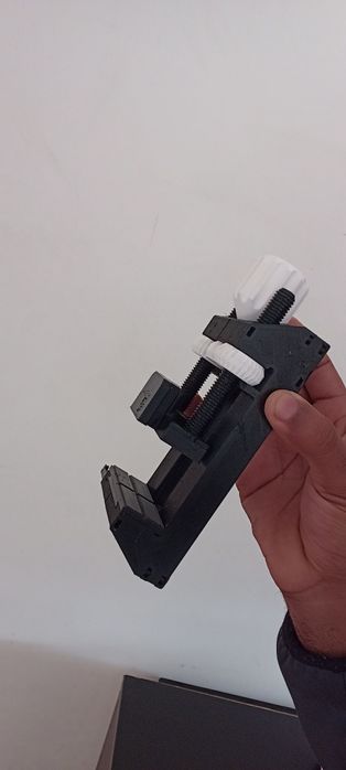 Grampo de mesa em PLA