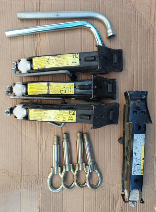 Домкрат ключ крюк Skoda Fabia Шкода Фабія