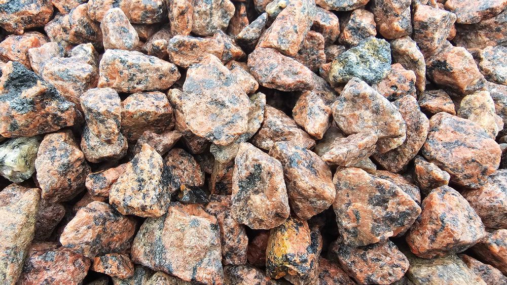 Otoczak miodowy kamień ogrodowy grys złoty kora granit ogród Thassos