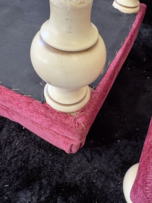 Banquetas em capitoné rosa