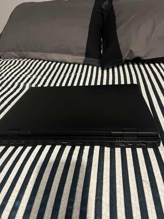 MSI 17 AI C1V  RTX 4070 I9 Ultra