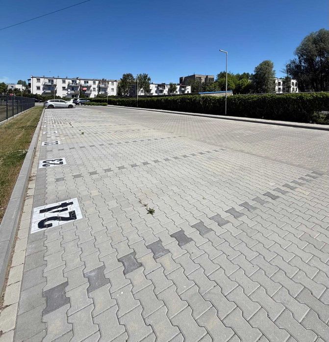 Wynajmę 4 miejsca parkingowe [Teren zamknięty] Komorowo ul. Olchowa 1 , k. Wolsztyna