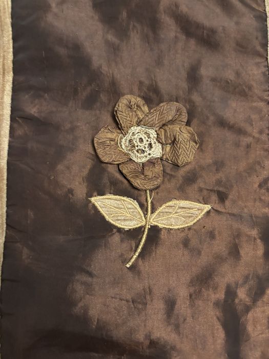 Colcha de casal com almofadas