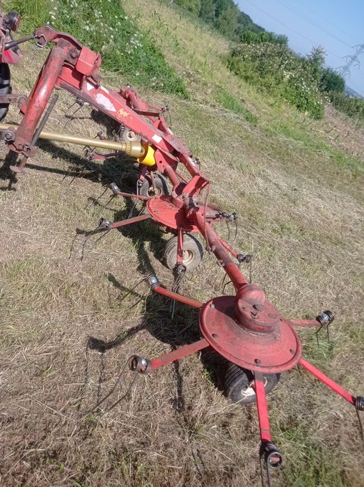 Karuzela do siana, przewracarka kuhn 5m GF5000, napęd wałek wom.