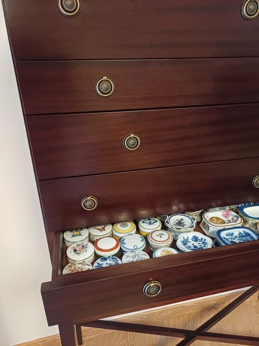 Móvel contador em mogno