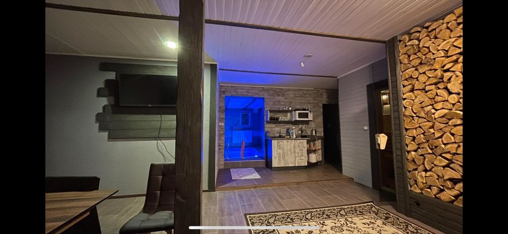 Продаж житлового будинка з комер. приміщенням (сауна ,басейн, більярд)