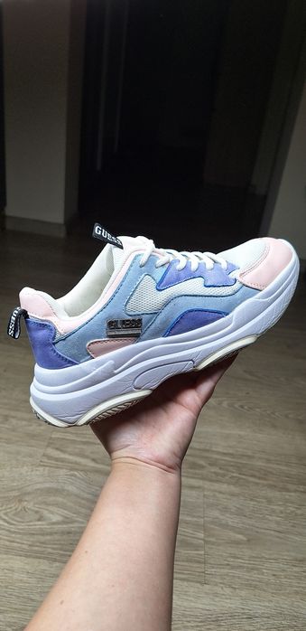 Guess sneakersy buty sportowe eu 39 cm 24