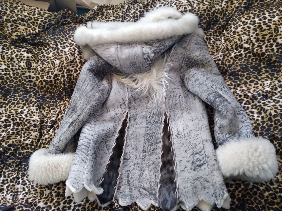 Дублянка натуральна лама стріжена тепла елітна дизайнерська з капюшоно