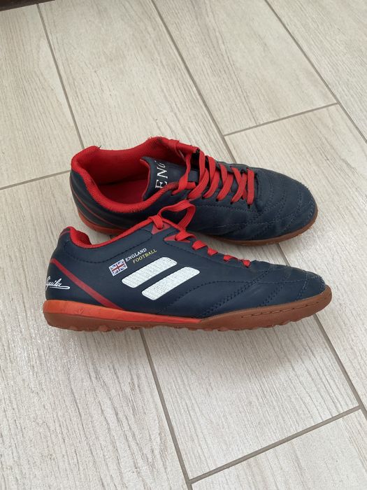 Дитячі спортивні кросівки 34 розмір