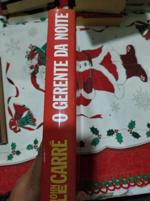 O gerente da noite. Portes incluídos.