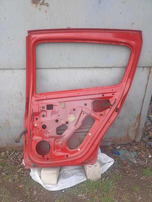 Дверері задні дача сандеро 1