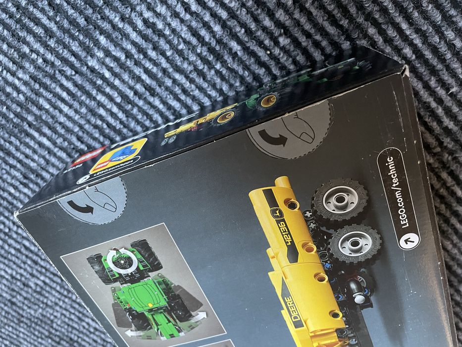 LEGO 42136 Technic Traktor John Deere 9620R 4WD