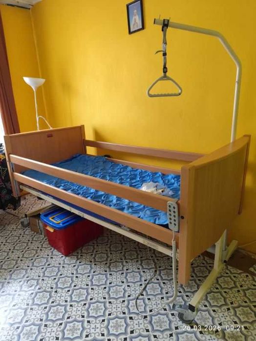 Łóżko rehabilitacyjne elektryczne Rehabed LEO LUX z materacem + materac przeciwodleżynowy